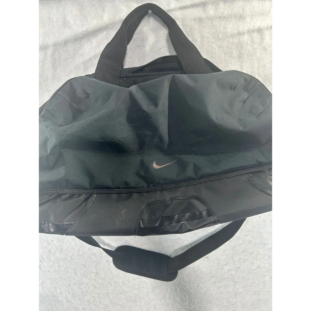 Nike Brasilia Green Training Duffel Bag Gym Travel Padded Shoulder Strap 24 Inch